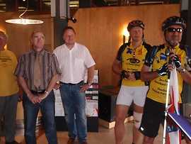 Hauptamtsleiter Herrn Hollmann und Leiter des Sportamtes Herrn Matuschek 